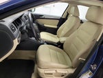 2016 Jetta Thumbnail 11