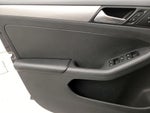 2017 Jetta Thumbnail 12