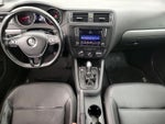 2017 Jetta Thumbnail 9