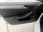 2017 Jetta Thumbnail 11