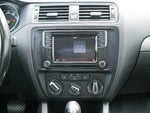2017 Jetta Thumbnail 23