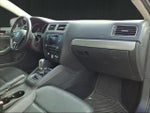 2017 Jetta Thumbnail 12