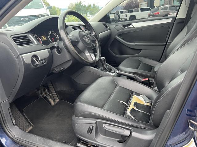 2013 Volkswagen Jetta - $4,494