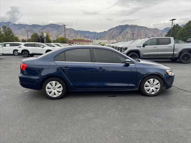 2013 Volkswagen Jetta - $4,494
