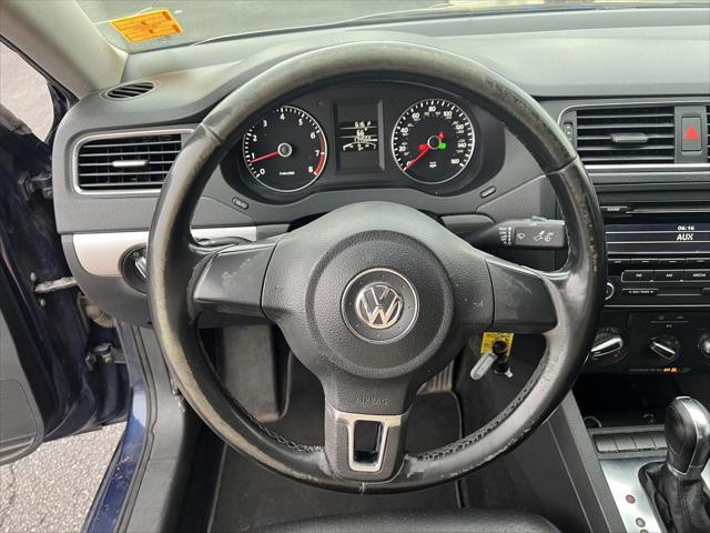 2013 Volkswagen Jetta - $4,494