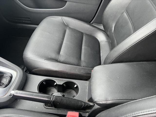 2013 Volkswagen Jetta - $4,494