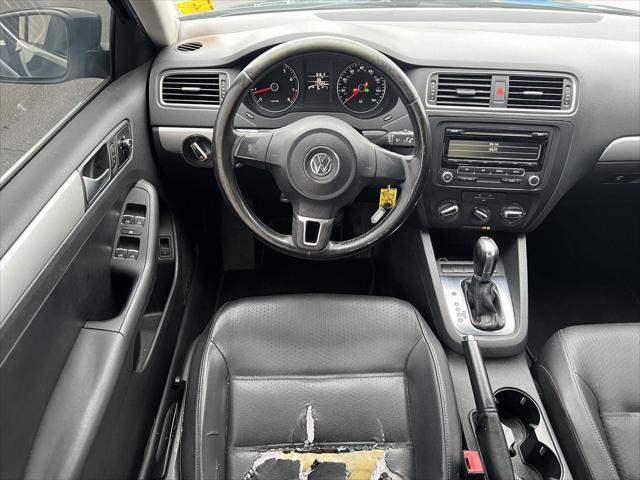 2013 Volkswagen Jetta - $4,494