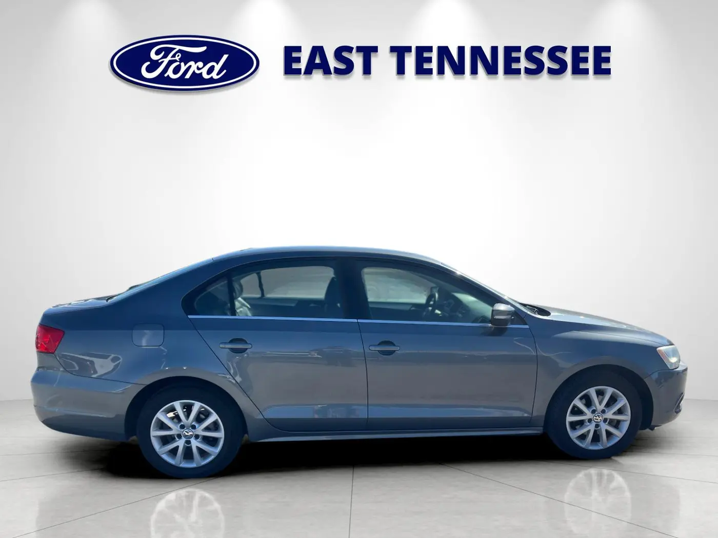 2013 Volkswagen Jetta - $9,788