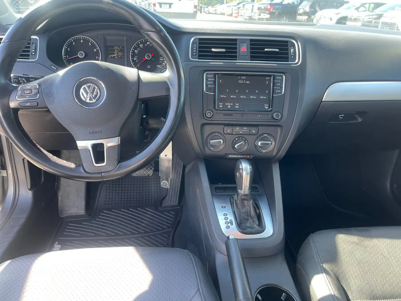 2013 Volkswagen Jetta - $9,788