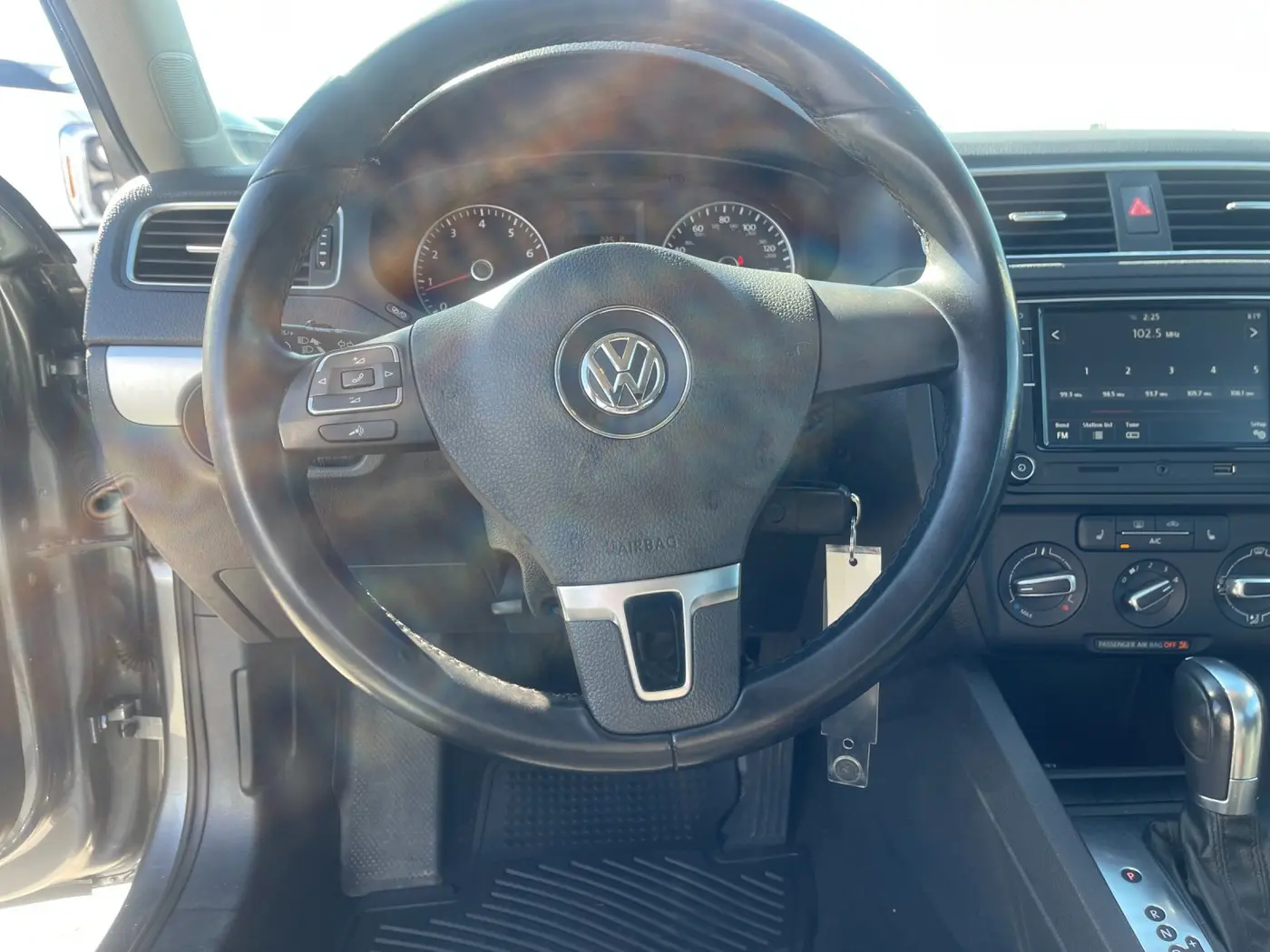 2013 Volkswagen Jetta - $9,788