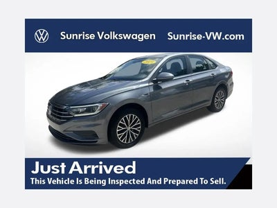 2019 Volkswagen Jetta SEL 4DR Sedan