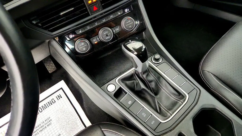 2024 Volkswagen Jetta - $15,995