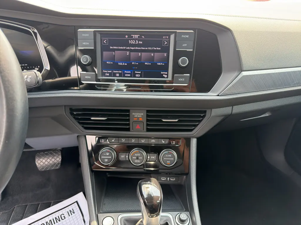 2024 Volkswagen Jetta - $21,995