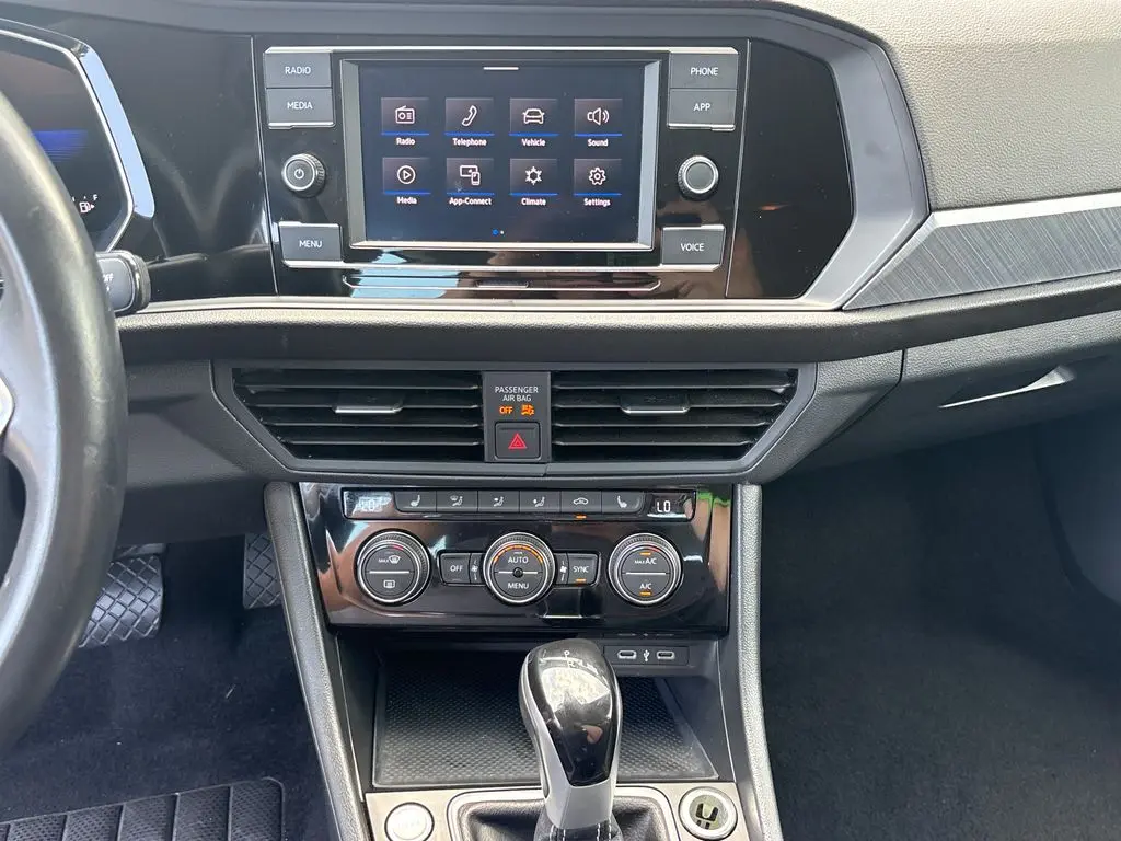 2024 Volkswagen Jetta - $17,800