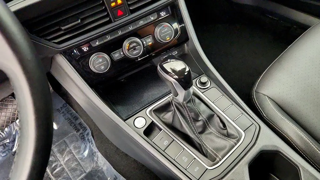 2024 Volkswagen Jetta - $17,695