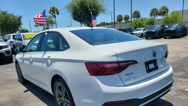 2024 Volkswagen Jetta SE