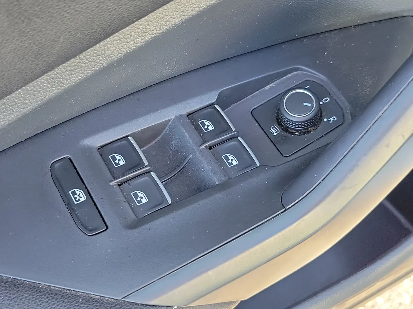 2023 Volkswagen Jetta - $16,500