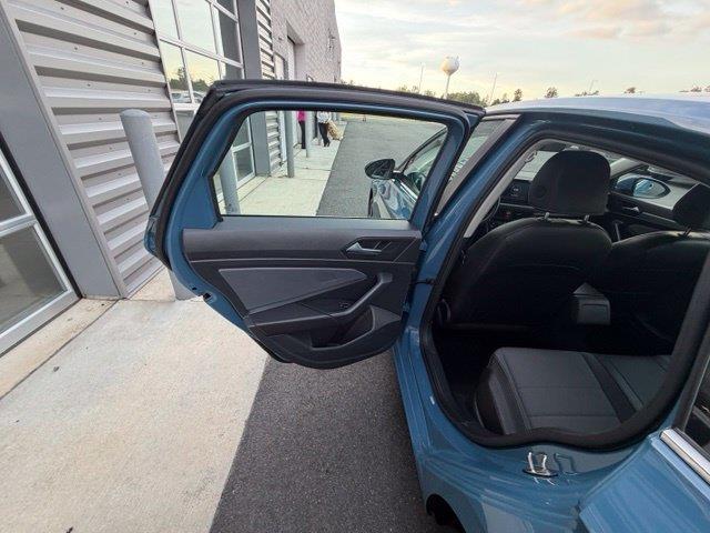2025 Volkswagen Jetta - $17,100
