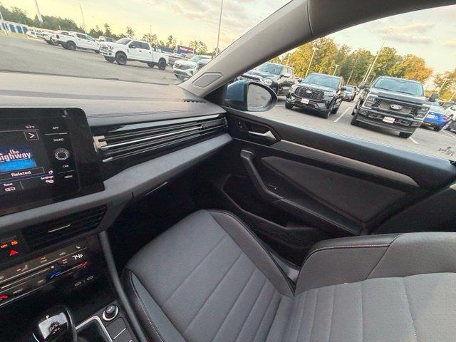 2025 Volkswagen Jetta - $17,100