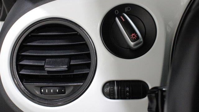 2015 Volkswagen Beetle 1.8T Classic PZEV