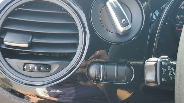 2015 Volkswagen Beetle 1.8T Classic PZEV