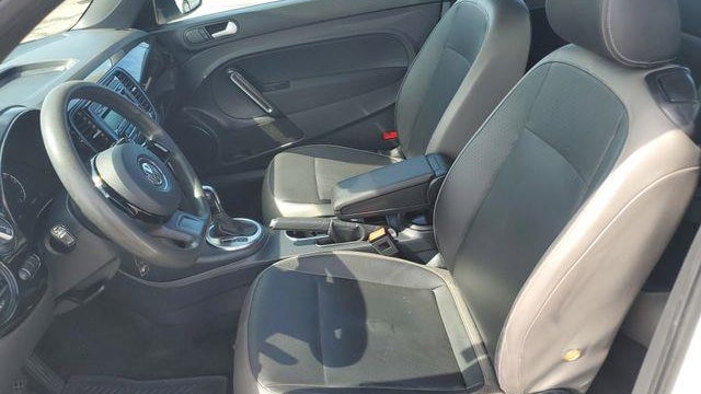2015 Volkswagen Beetle 1.8T Classic PZEV