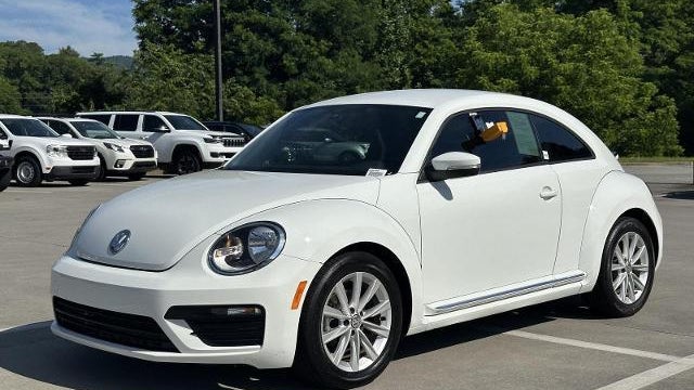 2018 Volkswagen Beetle 2.0T S with Style and Comfort