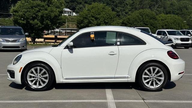 2018 Volkswagen Beetle 2.0T S with Style and Comfort