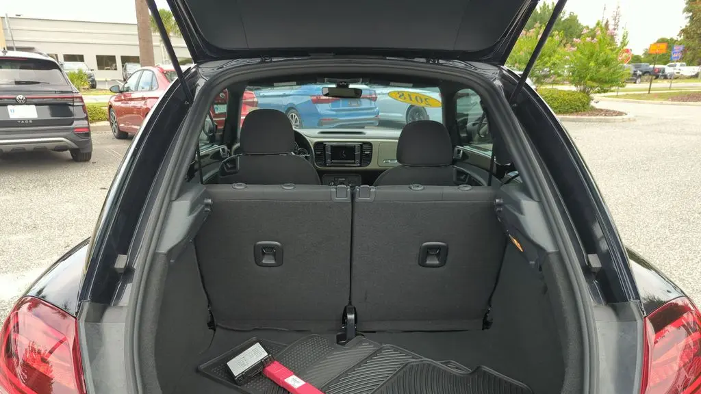 2018 Volkswagen Beetle 2.0T Coast