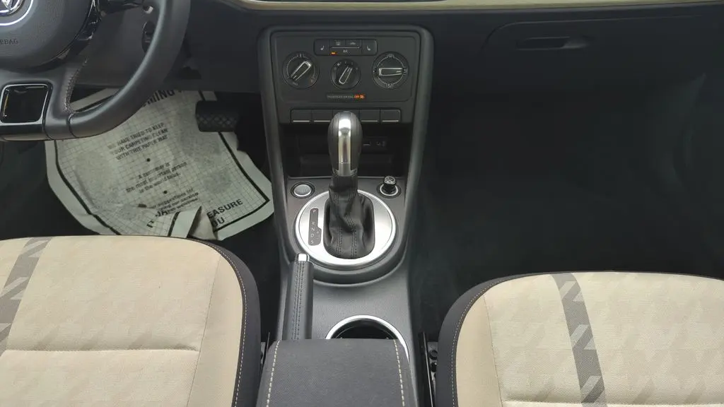 2018 Volkswagen Beetle 2.0T Coast