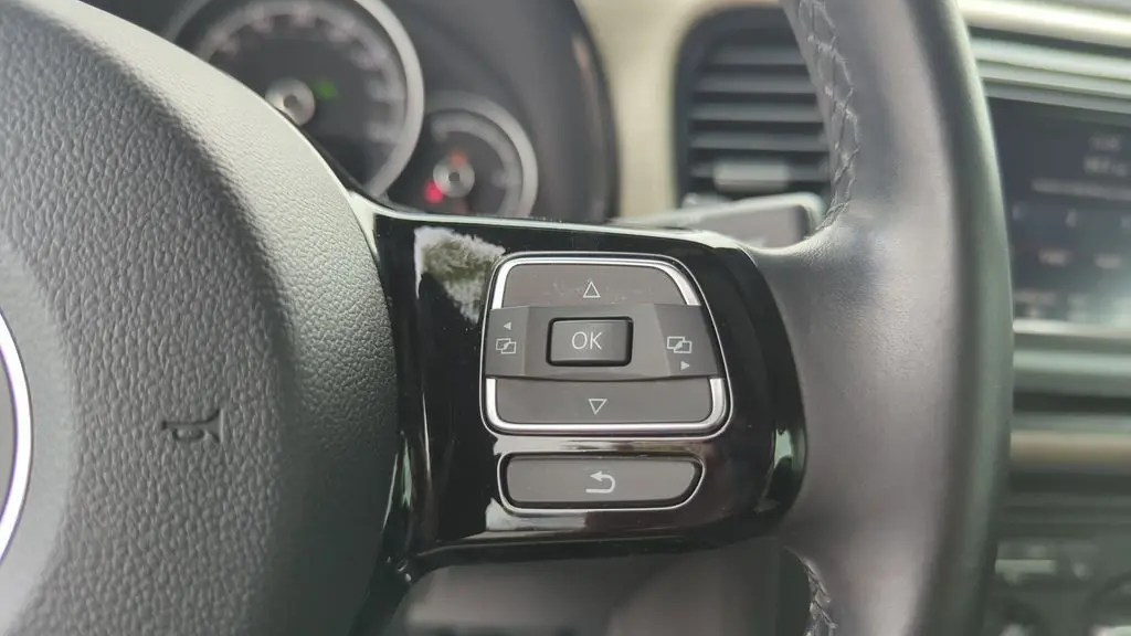 2018 Volkswagen Beetle 2.0T Coast