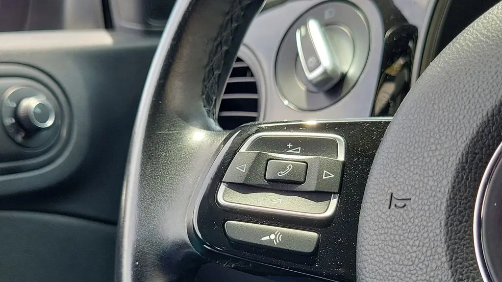 2019 Volkswagen Beetle 2.0T S