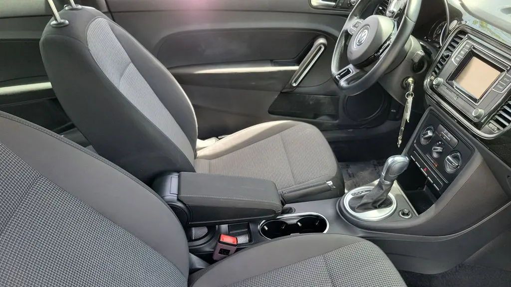 2019 Volkswagen Beetle 2.0T S