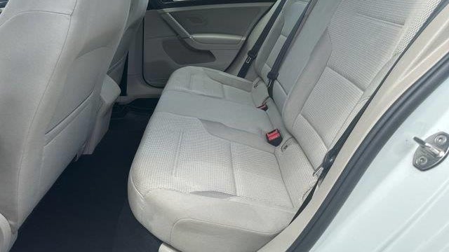 2018 Volkswagen Golf TSI S