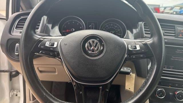 2018 Volkswagen Golf TSI S