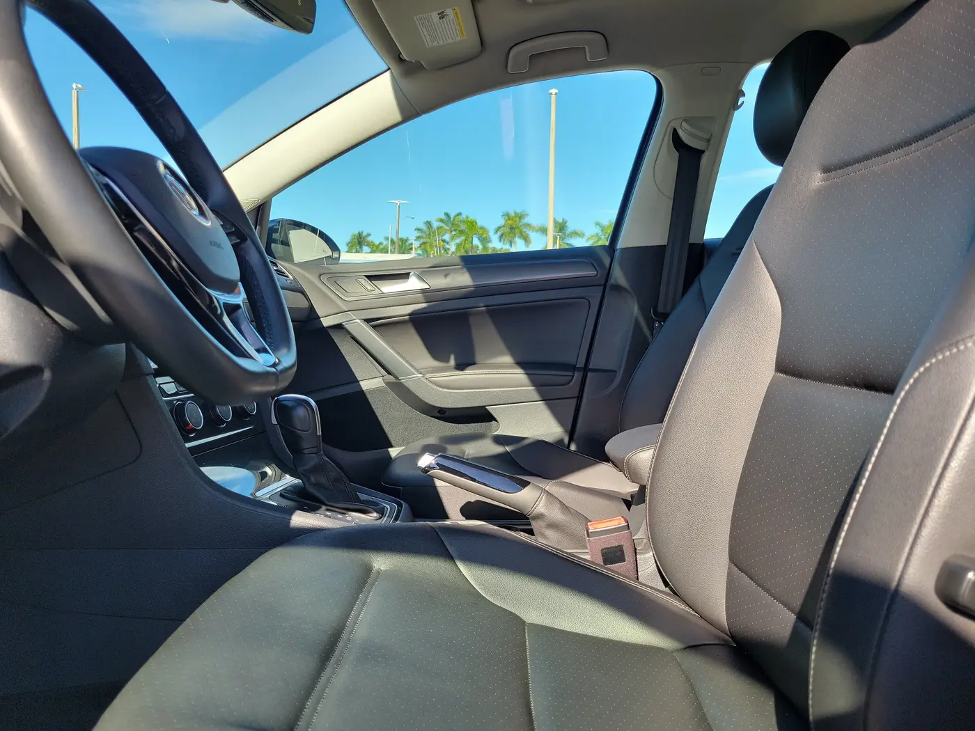 2020 Volkswagen Golf - $14,990
