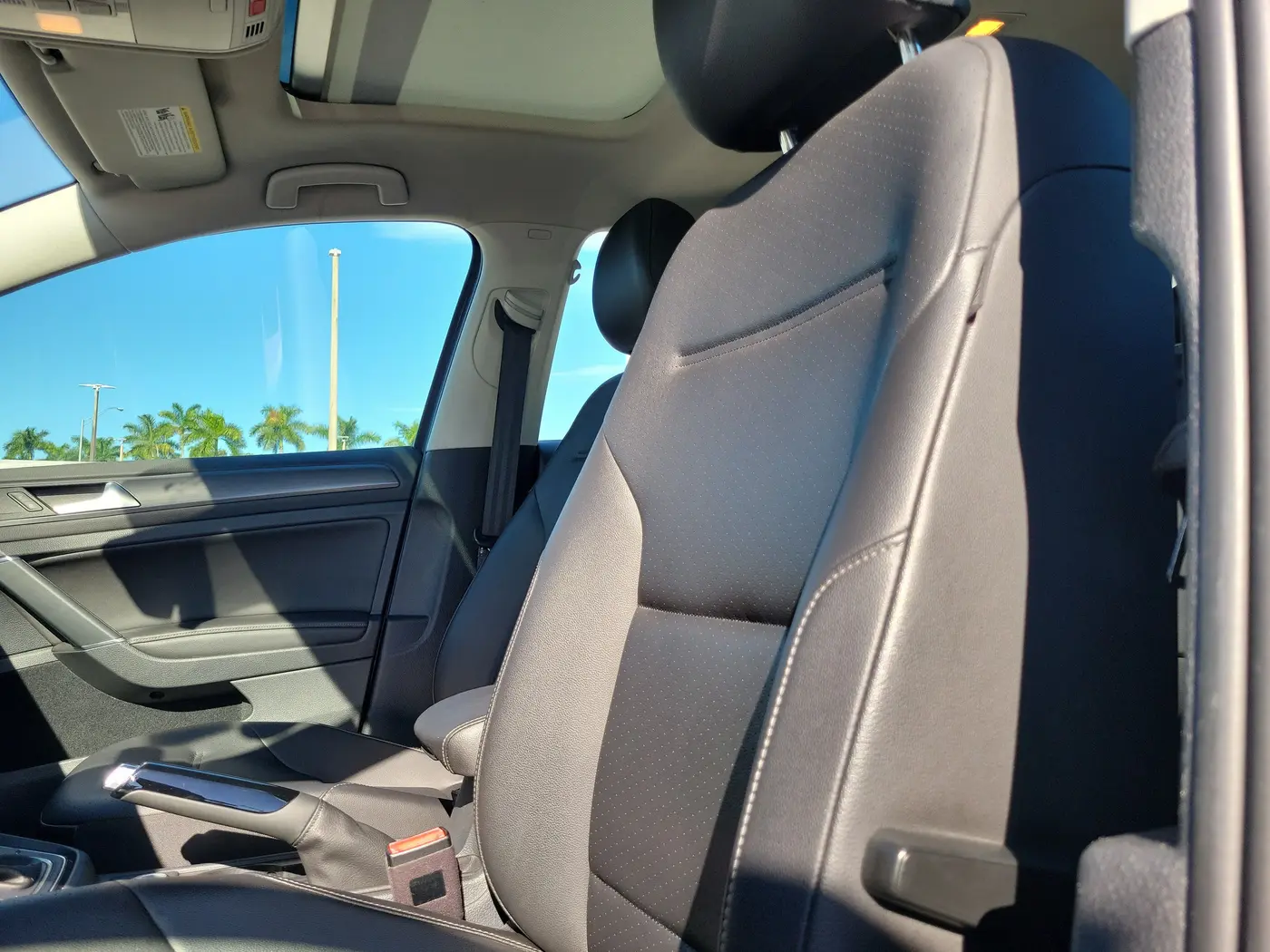 2020 Volkswagen Golf - $14,990