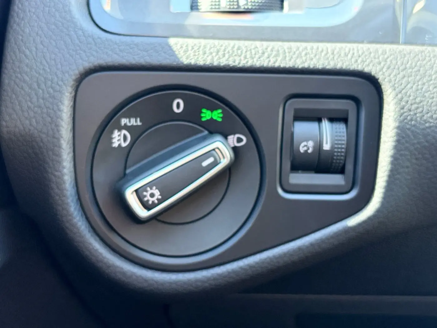 2017 Volkswagen Golf - $13,900