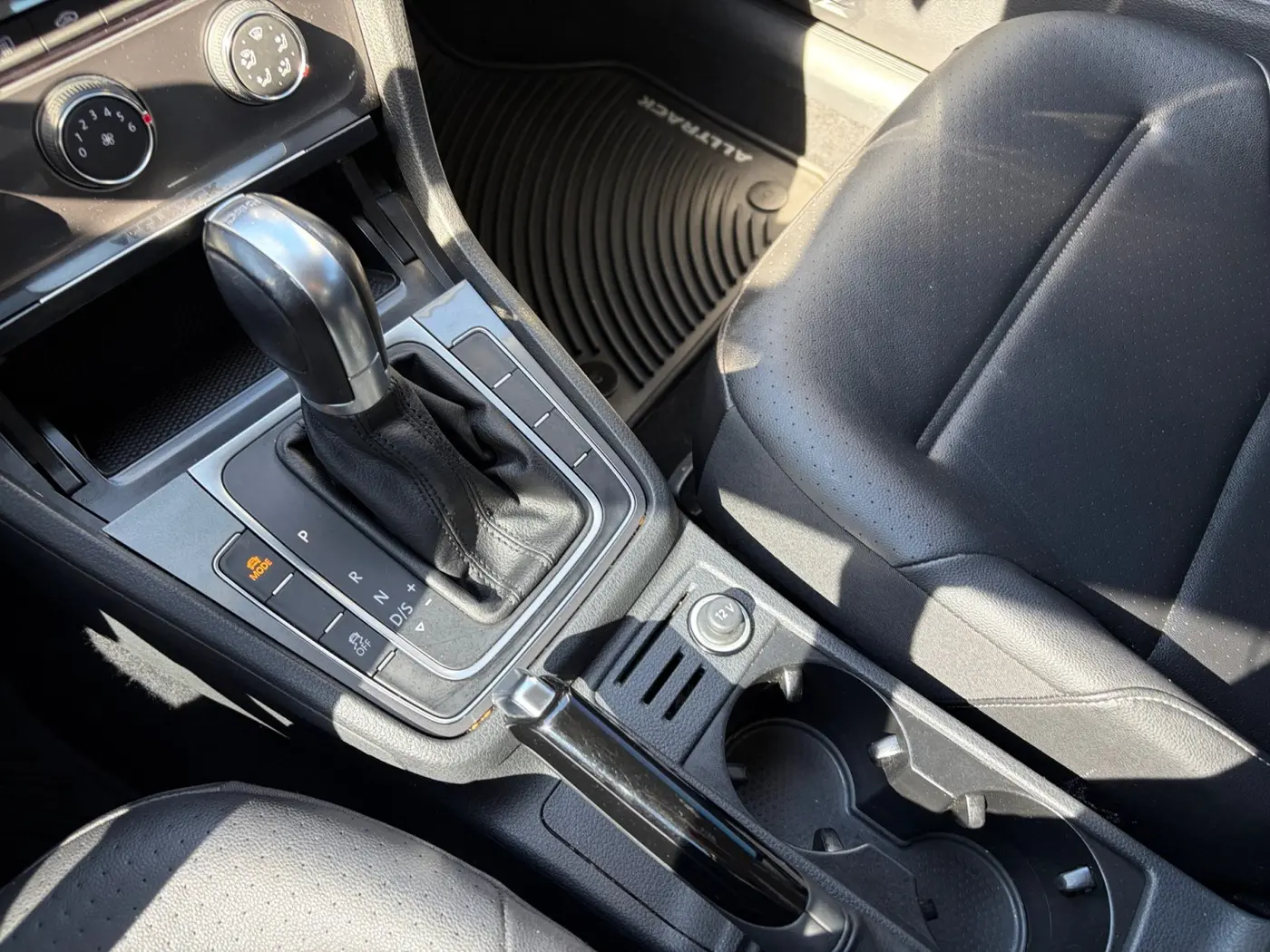 2017 Volkswagen Golf - $13,900