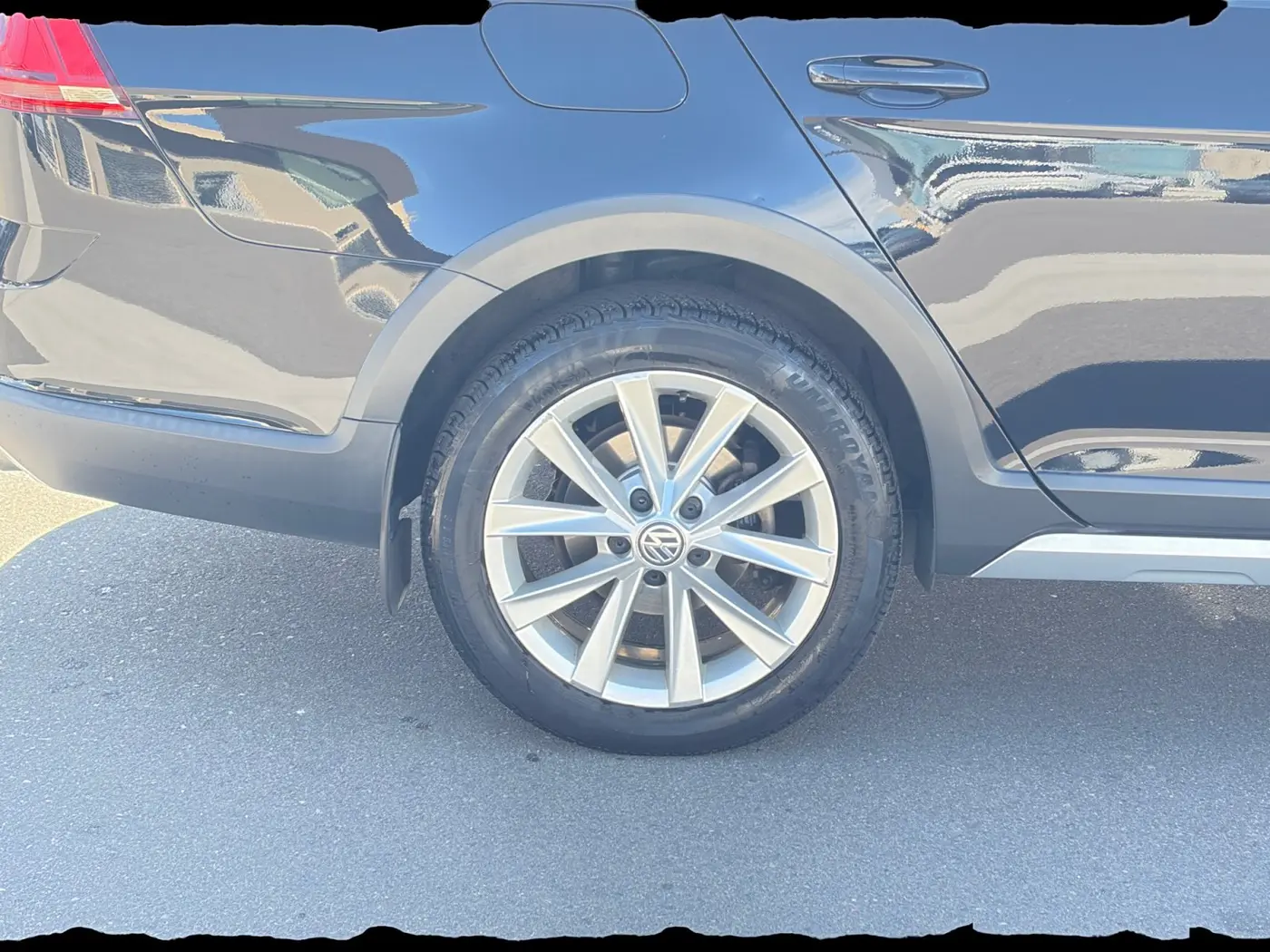 2017 Volkswagen Golf - $13,900