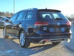 2018 Golf Alltrack Thumbnail 19