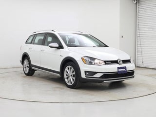 2017 Volkswagen Golf Alltrack with Pure White Exterior