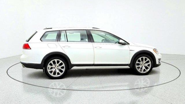 2017 Volkswagen Golf - $12,495