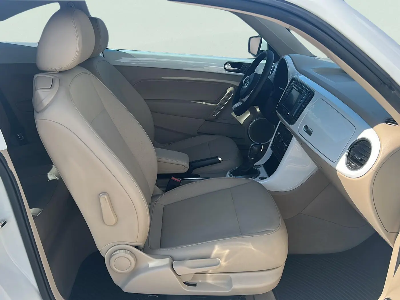 2017 Volkswagen Beetle - $16,725