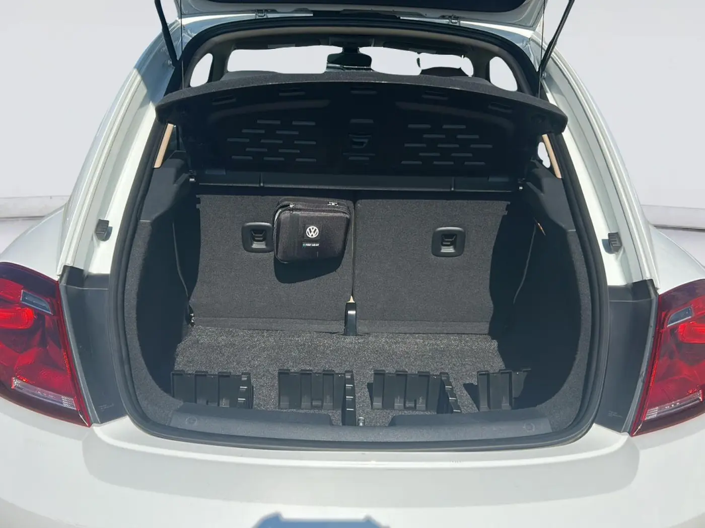 2017 Volkswagen Beetle - $16,725