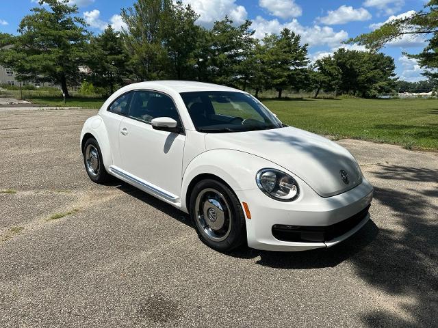 2013 Volkswagen Beetle - $14,900
