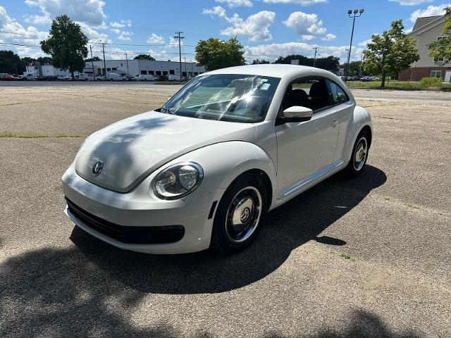 2013 Volkswagen Beetle - $14,900