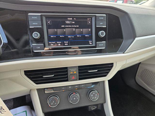2019 Volkswagen Jetta - $11,984