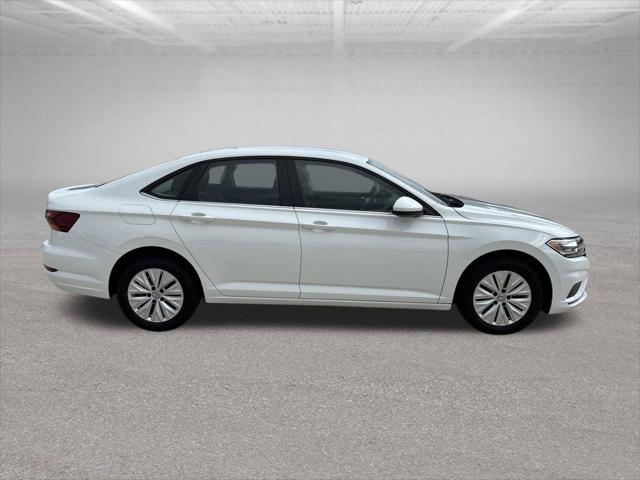 2019 Volkswagen Jetta - $14,200