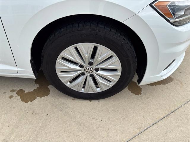 2019 Volkswagen Jetta - $14,200